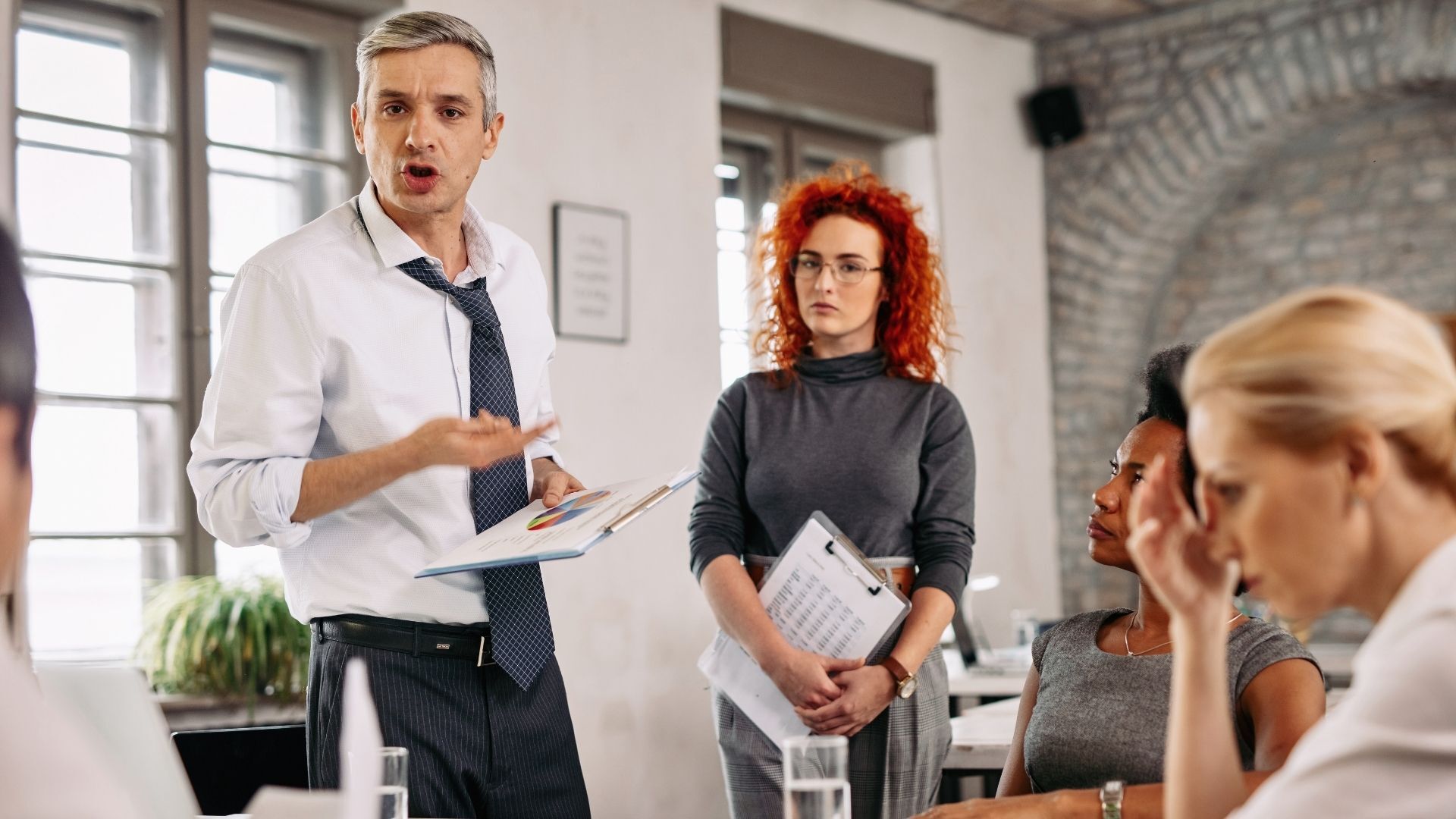 Top 20 Clear Common Leadership Mistakes to Avoid